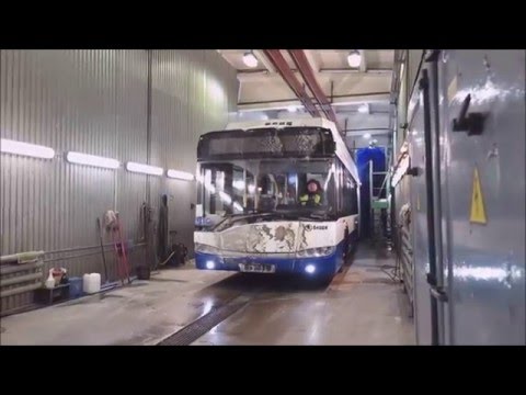 Видео: Разгрузка троллейбуса Škoda 27Tr (1751) г.Рига