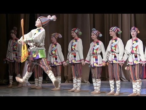 Видео: 00135 Russian fun dance Веселый танец Конкурс Кондровские непоседы Подай балалайку Роза ветров
