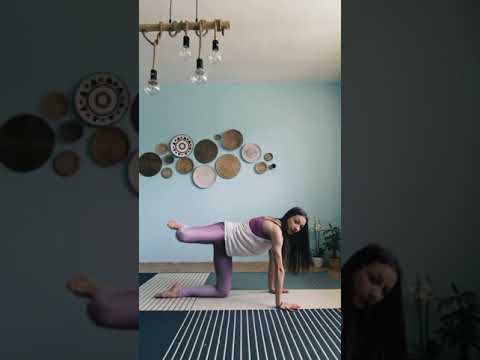 Видео: Вио Тонизираща йога за събуждане YogaVibe@Home