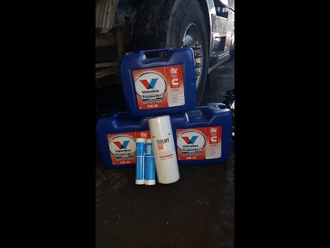 Видео: Дальнобой на Volvo VNL. Очередное ТО на CUMMINS ISX 15