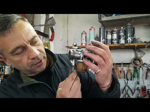 Видео: Защо прелива карбуратора?