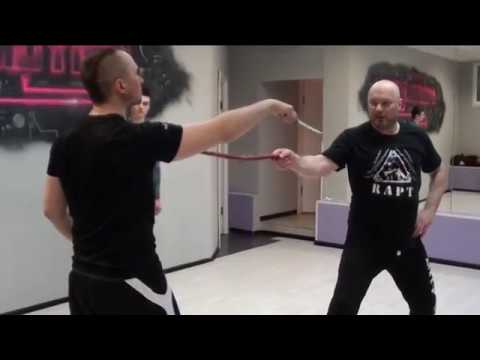 Видео: Трость - как оружие!! Самооборона Панантукан ( RAPT ) от А. Плаксина