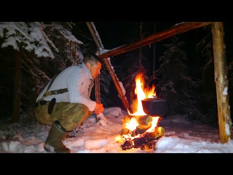 Видео: В Лес с Ночёвкой в Избе.Печь Гудит и не Дымит.Лёд есть-Ловить буду не здесь.