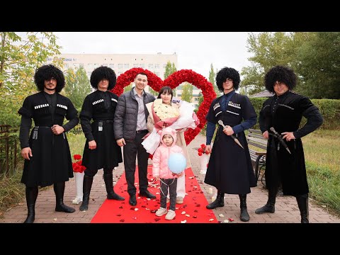 Видео: Астана супер выписка из роддома 2025 год