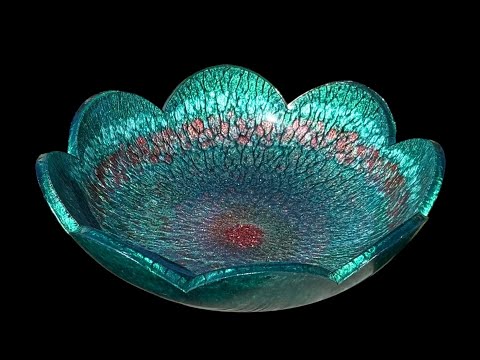 Видео: #350 Давайте сделаем простую, но красивую чашу с эффектом кракле или чешуи дракона, используя эпо...