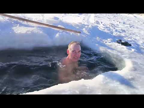 Видео: А ты ГОТОВ купаться?Всегда готов