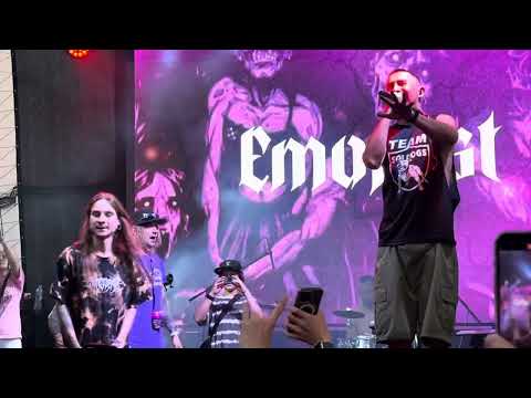 Видео: Top-Display! feat. Raev - Без лишних слов (EMOFEST 2025, Москва, Pravda Summer)