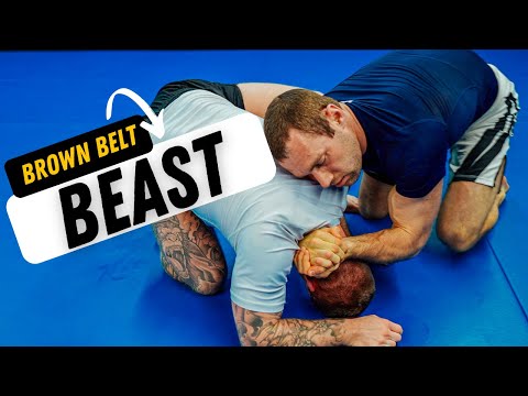 Видео: Черный пояс против зверя с коричневым поясом | Комментарий к BJJ Rolling