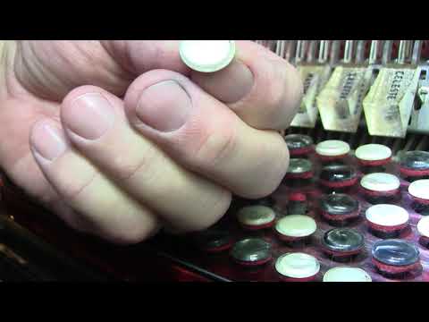 Видео: ПЕРЕВОД итальянского баяна"Paolo Soprani"на советский лад. Из грифа"С"на гриф"В".Перестановка кнопок