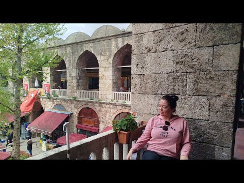 Видео: Турция, город Бурса. Самый популярный туристический Рынок Чарши и экзотический шелковый Коза Хан
