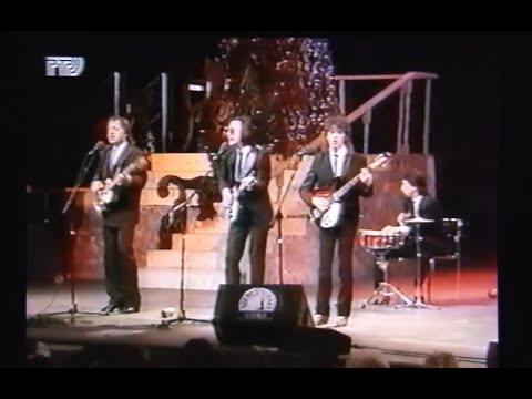 Видео: Группа Сильвер и Михаил Боярскмй 90 е  -  Съемки на телевидении