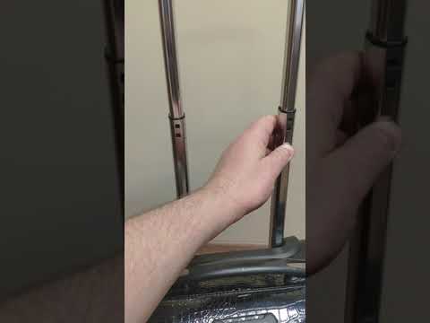 Видео: Что делать, если заклинила выдвижная ручка чемодана в открытом положении