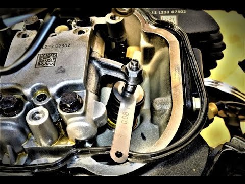 Видео: Royal Enfield Classic 350 Re-Born — проверка/регулировка толкателей/клапанов — легко проверить — ...