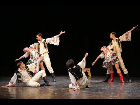 Видео: Венгерский танец "Чардаш", анс. "Ритмы детства". Hungarian dance "Czardas" ens. "Childhood Rhythms".