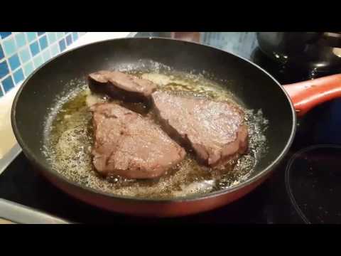 Видео: Мясо кита (стейк). Biffkjøtt av vågehval.