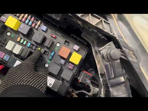 Видео: Не працює центральний 🔐 замок на 🛻Opel Zafira B🛻