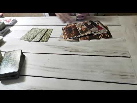 Видео: Помиримся ли мы? Ищет | нашёл ли он мне замену? | Гадание Таро