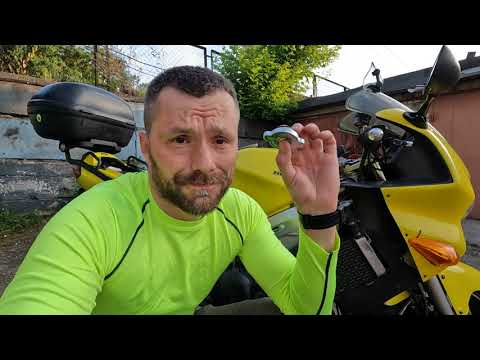 Видео: Пробка радиатора на Honda VFR800. Что с ней не так? Если греется мотоцикл?