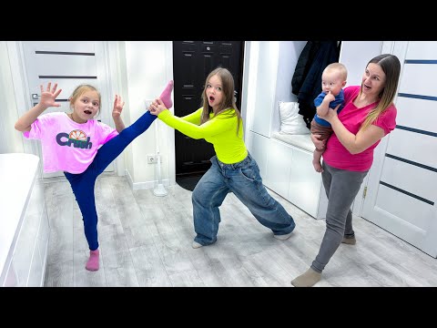 Видео: Маргарита и Лера Провели ЧЕЛЛЕНДЖ! Как Мама и Папа поменялись РОЛЯМИ! Маргарита Лера и Марк