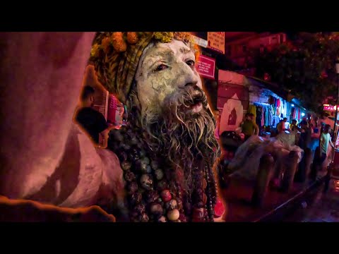 Видео: Индия Варанаси. Он Сошел с ума, Перепил бханг ласси!