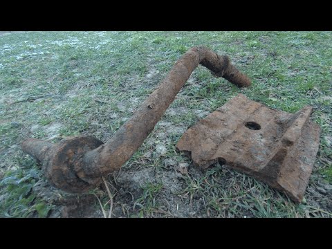 Видео: Башмак бульдозера. С металлоискателем по оврагам деревни