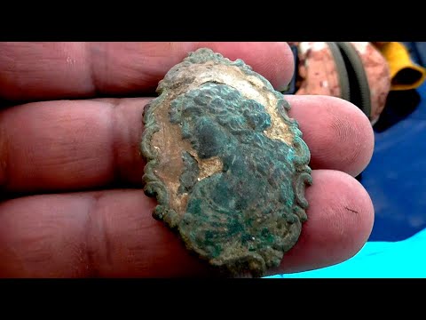 Видео: ХАБАРНИЦА РАСПУХЛА ОТ  МОНЕТ,ЕСТЬ РЕДКИЕ !