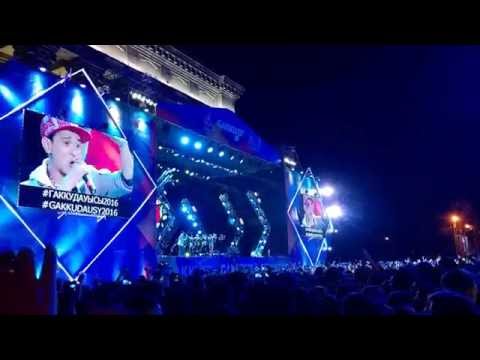 Видео: Ерболат Құдайбергенов & Еркін — Жiгiттер. Cұр бойдақ.