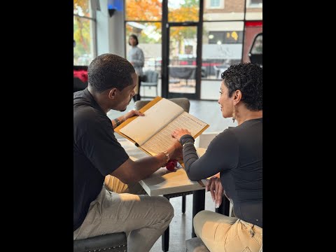 Видео: Когда Аиша заходит в ресторан, пока Рико и Диана на свидании!