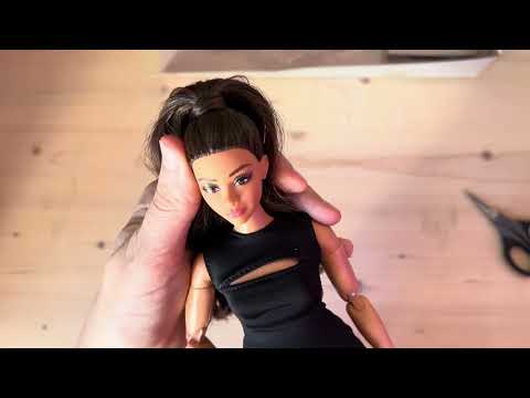 Видео: Распаковка куклы Barbie Basics 05 Хайди