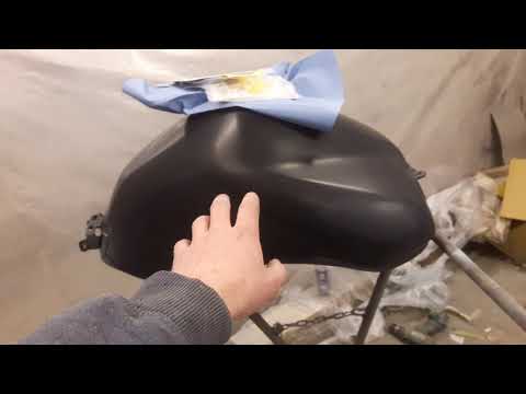 Видео: Рихтовка и покраска мотоциклетного бака Yamaha