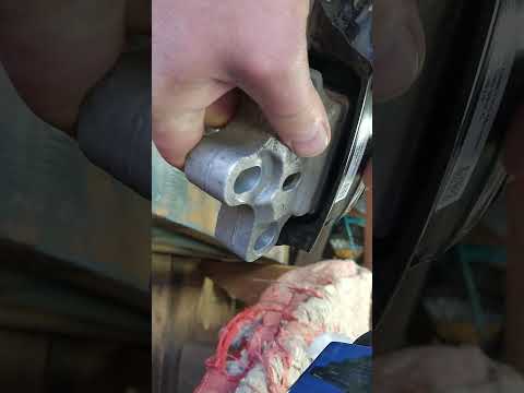 Видео: Замена подушки КПП #2