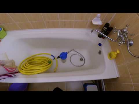 Видео: Подмена воды в аквариуме без хлопот