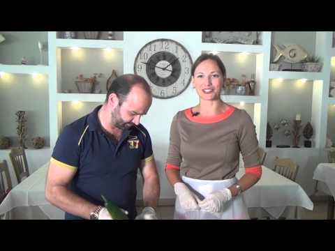 Видео: Соус Дзадзики | Вкусная Греция в Салониках | Mouzenidis Travel