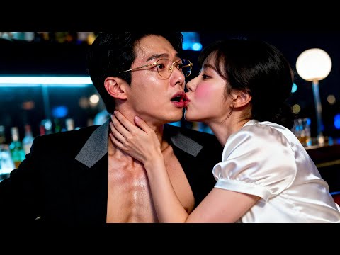 Видео: Фэнтези о любви! Семейное проклятие запускает задание! Девушка должна за 3 месяца поцеловать мужчину