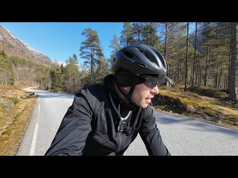 Видео: Незапланированное  путешествие по западной Норвегии. Города Førde и Sandane. Озера и снежные горы.