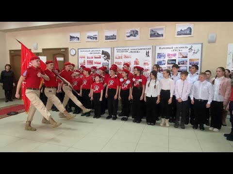 Видео: Торжественное посвящение в ряды юнармейцев в Большеуковском районе Омской области.