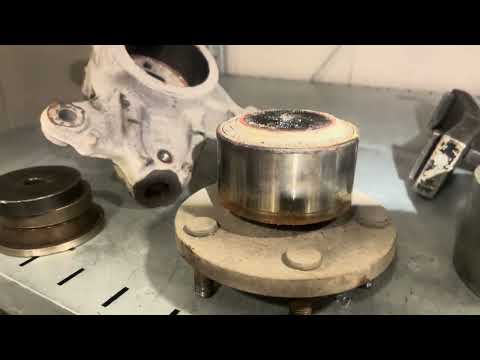 Видео: Форд Мондео 4 замена переднего ступичного. 