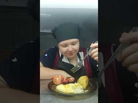 Видео: Мукбанг пюре, фаршированный перец, помидоры/ЧУВСТВУЮ СЕБЯ ТВАРЬЮ