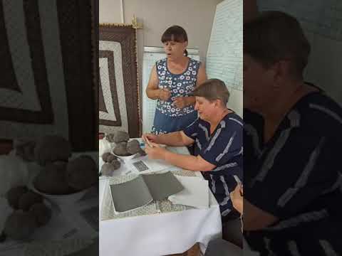 Видео: Школа пуховниц. Урок 10. Узор Рыбки, Гармошка. Отвечаем на вопросы зрителей.