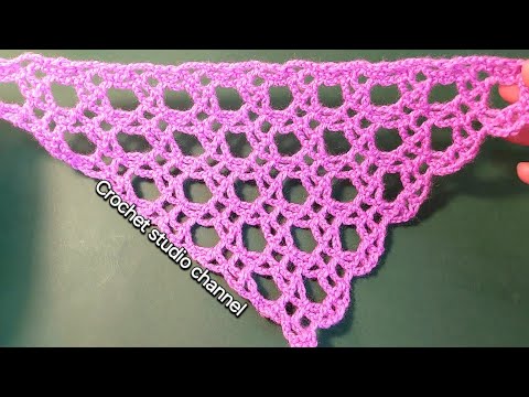 Видео: Как связать новую женскую шаль крючком оригинального и простого классического дизайна.