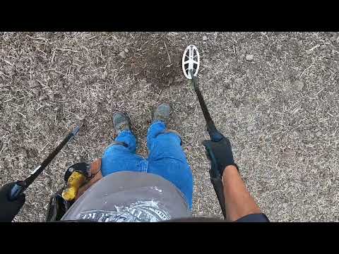 Видео: РАСКОПКИ В РЕАЛЬНОМ ВРЕМЕНИ!! XP Deus HF2 на вспаханном поле. Моно и многочастотный.