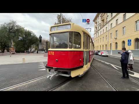 Видео: 🚊🏢Известный маршрут "А" ("Аннушка") - Дневная экскурсия на трамвае Tatra T2
