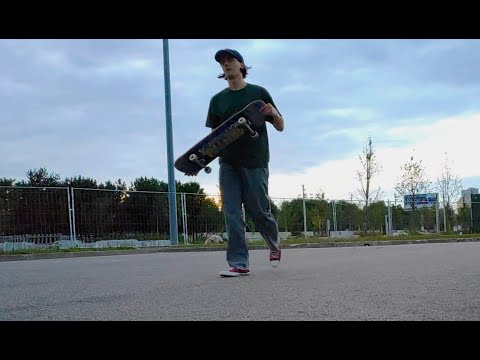 Видео: Путь к frontside kickflip часть 1 | Как научиться делать fs kickflip на скейте
