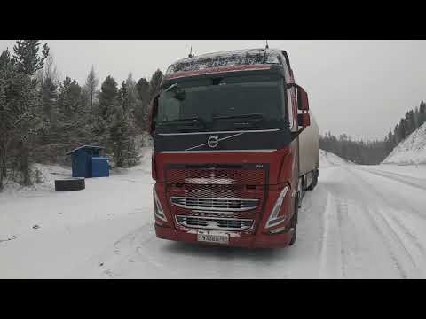 Видео: Зима вернулась.Спуск с Яблоневого поревала, висят фуры.VOLVO FH 540 POV