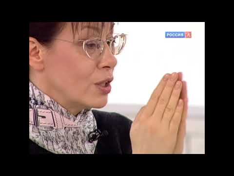 Видео: Алёна Гиль. Носовой платок это важный предмет.