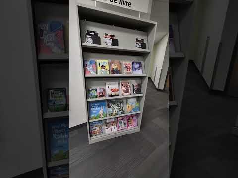 Видео: Обзор следующей библиотеки у нас в городе Виннипег. St Vital Library 