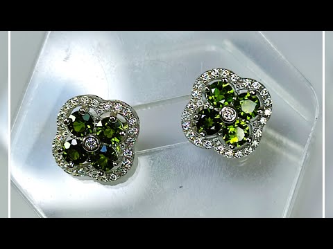 Видео: Серьги с природным хромдиопсидом 1,2ct N/топазы, 10*10 мм, 2,03гр, серебро 925, Тайланд, 3100₽