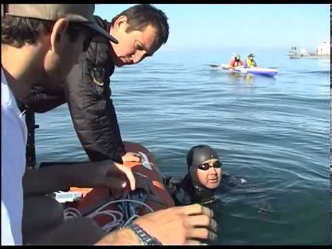 Видео: Икараси Кэн переплыл Байкал. 52-летний японский пловец переплыл Байкал за 15 часов 45 минут.
