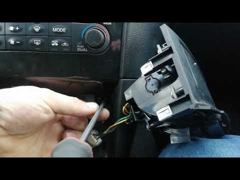 Видео: Infiniti FX35 s51 разбор Центральной консоли