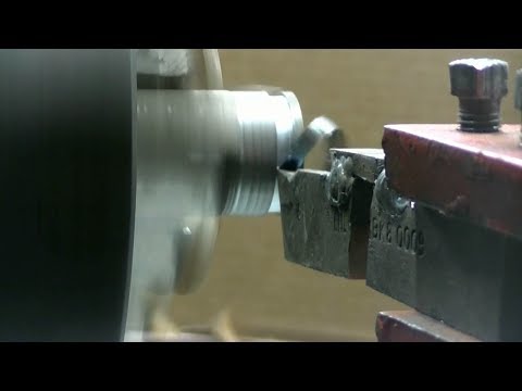 Видео: Отрезной резец, который режет на любом самодельном токарном станке по металлу